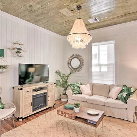 Bright Galveston Cottage Close To Beach And Strand Exterior photo