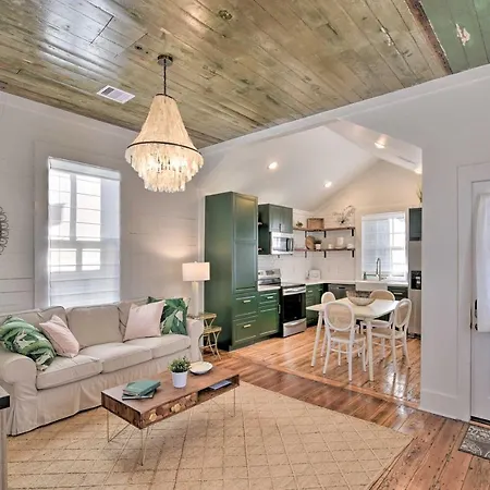 Bright Galveston Cottage Close To Beach And Strand Exterior photo